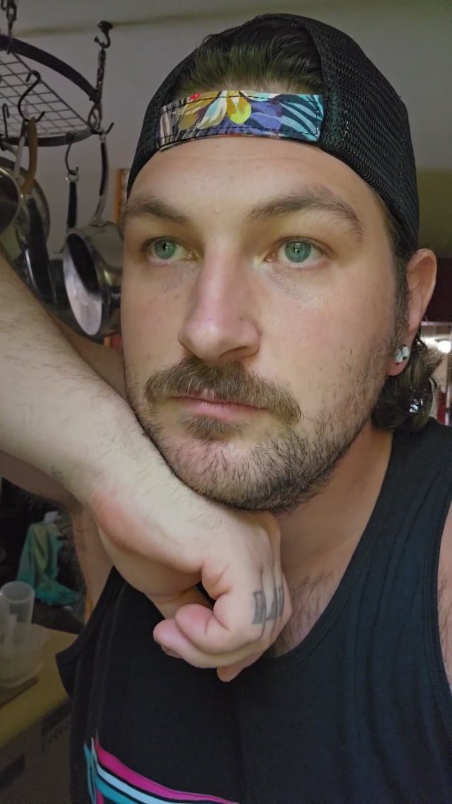 👀