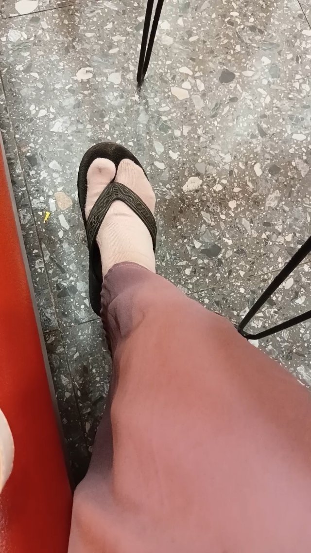 Flip Flop and Socks