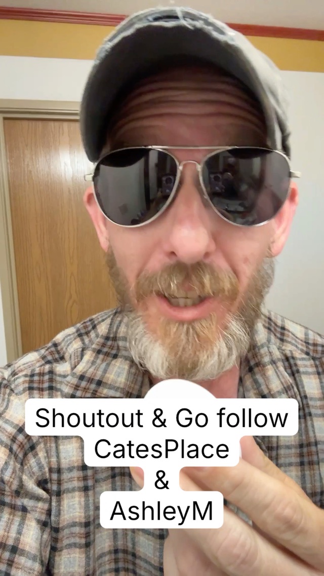 #LNICShoutout to @KatesPlace & @AshleyM .. Cheers 🍻 😎