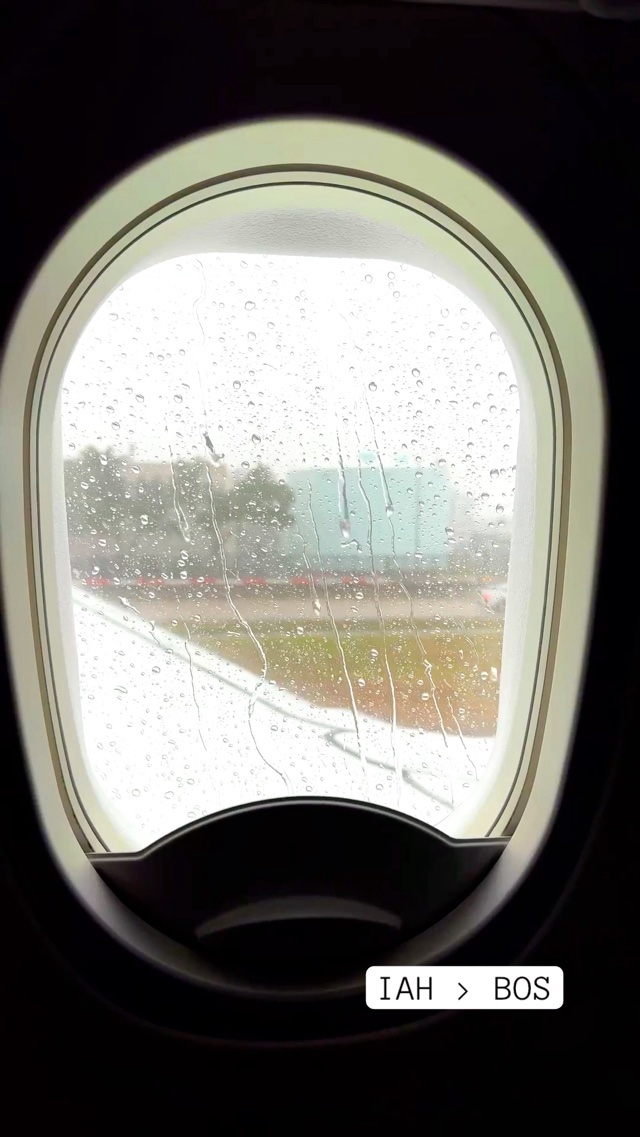 Rainy takeoff at IAH
