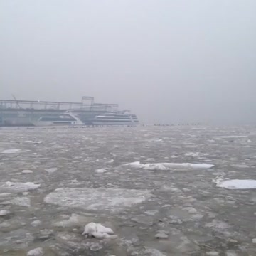 #nyc #hudson #hudsonriver #frozen #peaceful #foggy