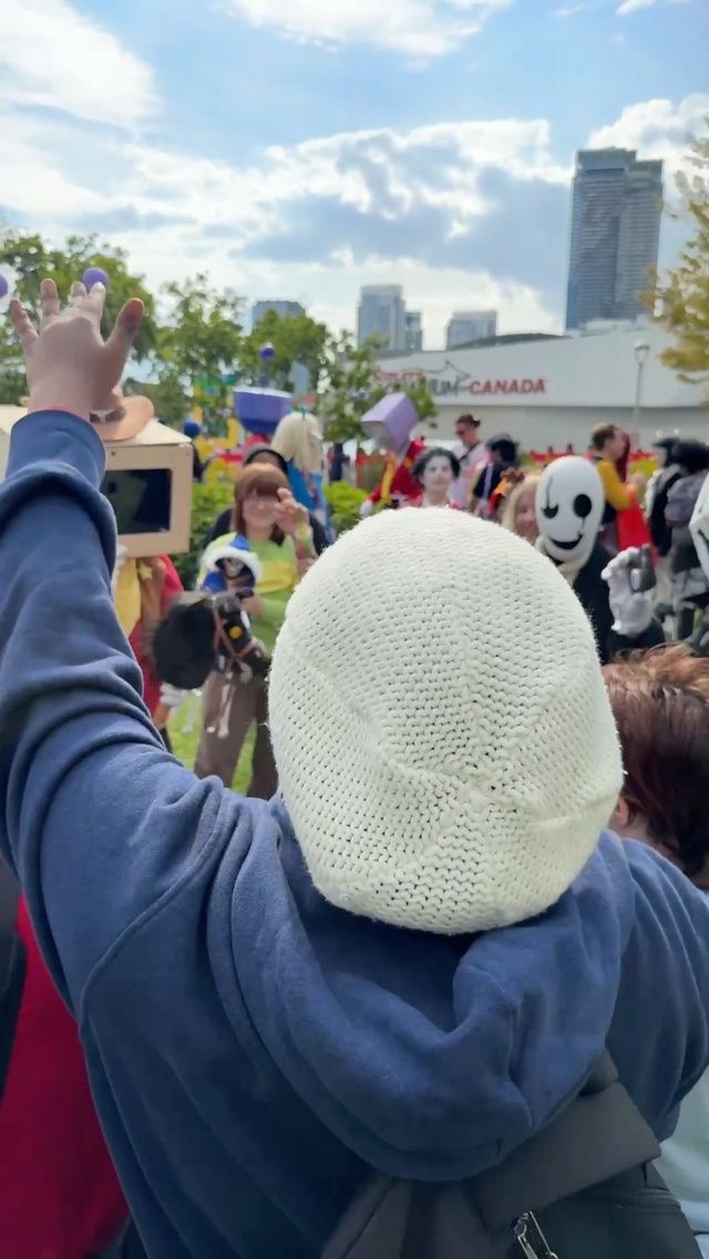Tenna At the Sans Meetup at FanExpo Canada