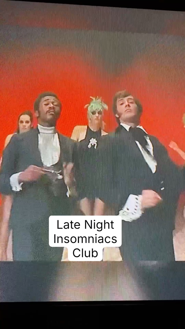 Up at Night ? #LNIC - #LateNightInsomniacsClub - Put your weird stuff here 🍻😎