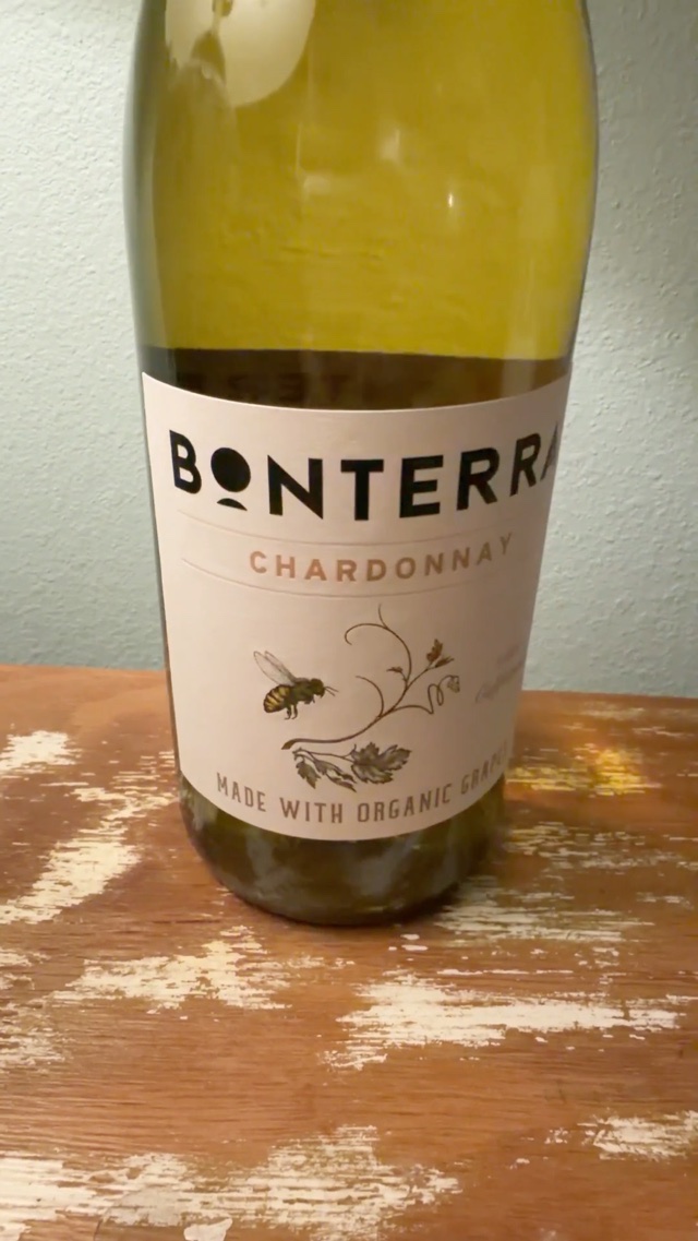 Wine labels I’m saving because I’m sure I’ll use them for an art project someday…right? 😅#reallyImnotahoarder
