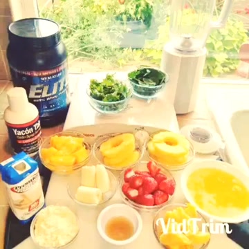 A fruit packed protein smoothie, from one of our awesome PumpUp Members! #smoothie #blend #fruits #protein